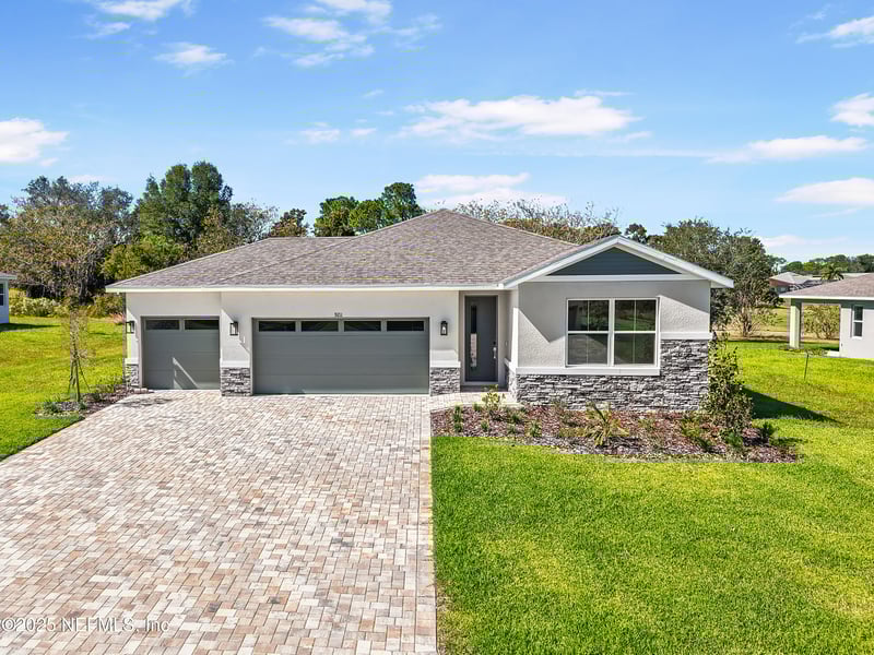 9211 Players Dr, Weeki Wachee, FL 34613