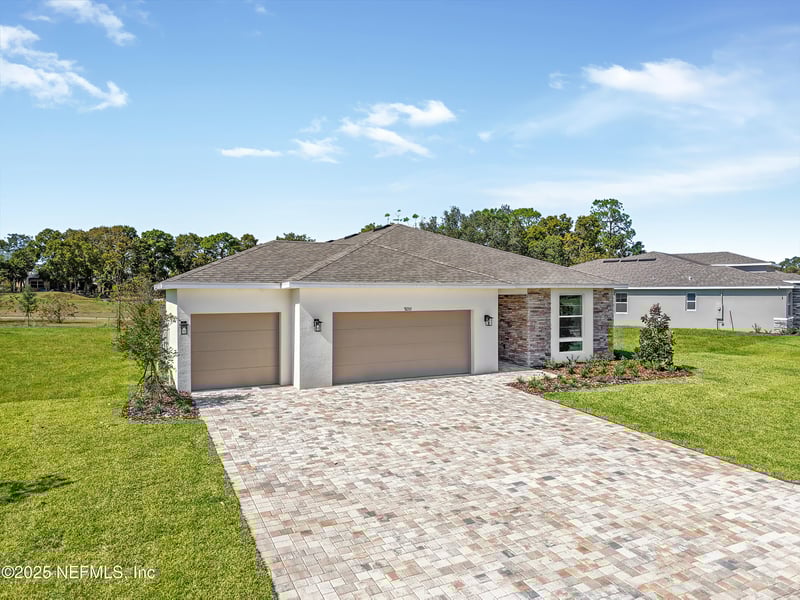 9253 Players Dr, Weeki Wachee, FL 34613