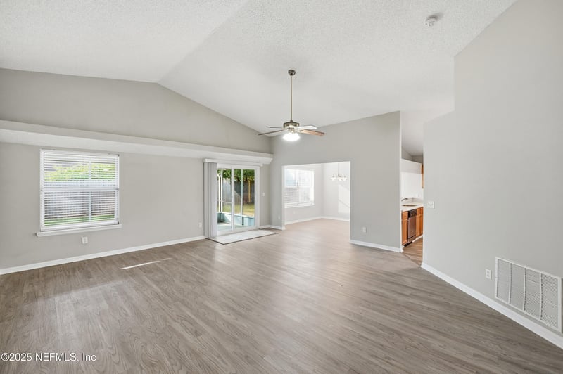 8428 Country Bend Cir, Jacksonville, FL 32244