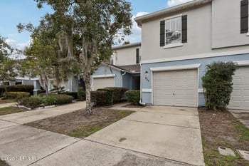 827 Black Cherry Dr, St Johns, FL 32259