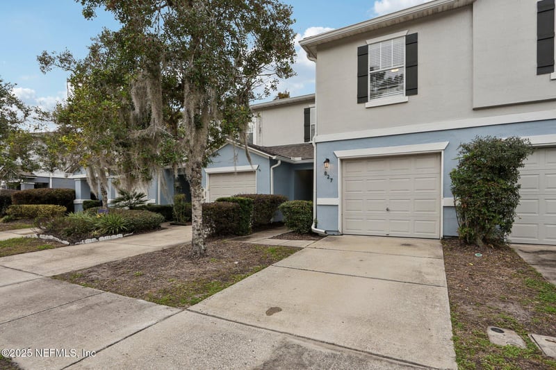 827 Black Cherry Dr, St Johns, FL 32259