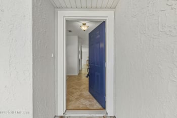 7534 International Village Dr, Jacksonville, FL 32277