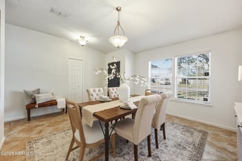 7534 International Village Dr, Jacksonville, FL 32277