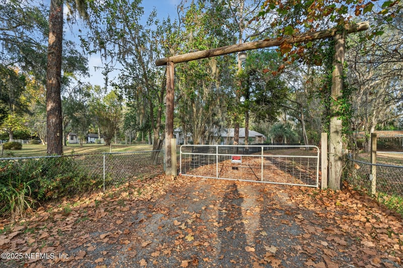 1285 Hatcher Rd, Middleburg, FL 32068