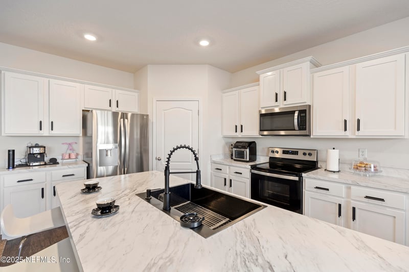 2411 Oak Stream Dr, Green Cove Springs, FL 32043