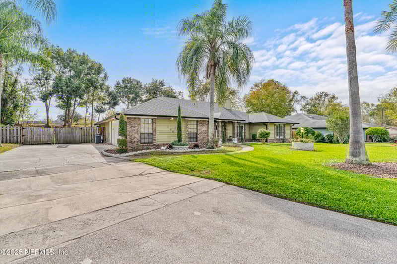 806 Falkirk Ct, Orange Park, FL 32073