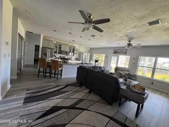 240 Ashley St, Hawthorne, FL 32640