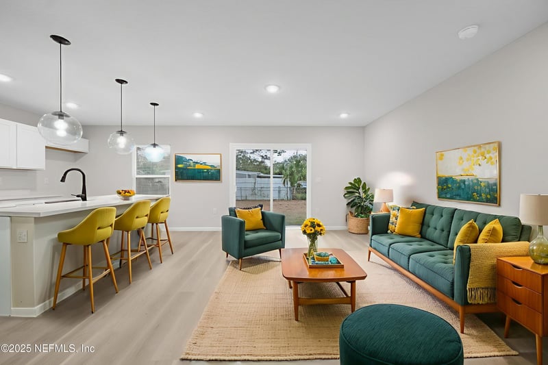 2044 Holcroft Dr, Jacksonville, FL 32208