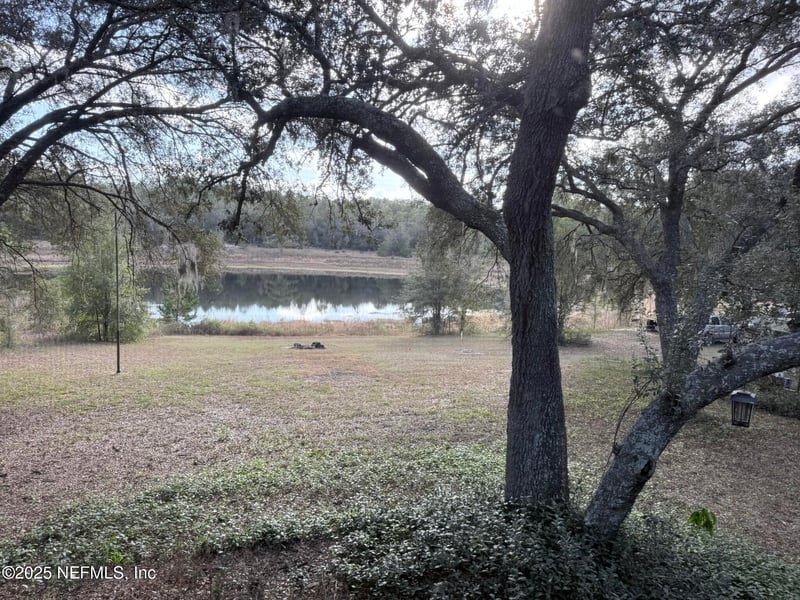 1607 Twin Lakes Blvd, Interlachen, FL 32148