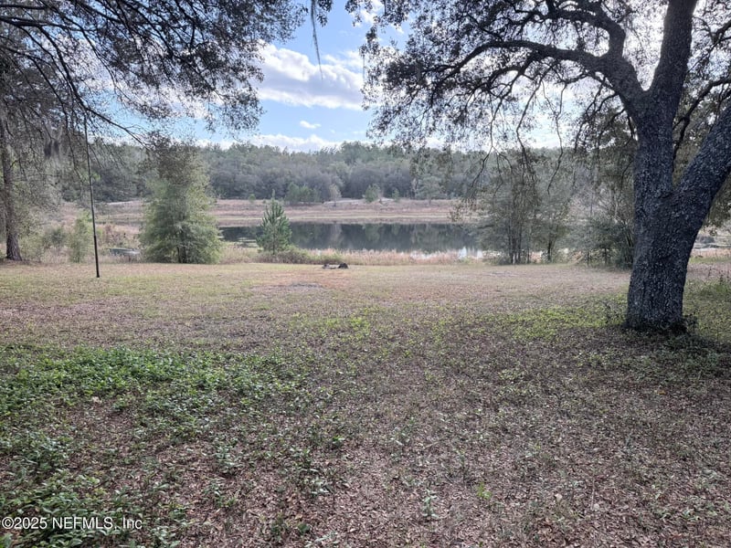 1607 Twin Lakes Blvd, Interlachen, FL 32148