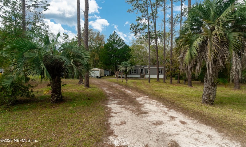 69 Azalea Ave, Middleburg, FL 32068