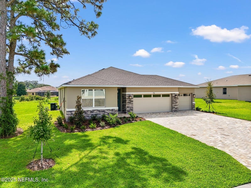 9196 Players Dr, Weeki Wachee, FL 34613