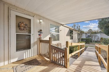 100 Waterway Ave, Satsuma, FL 32189