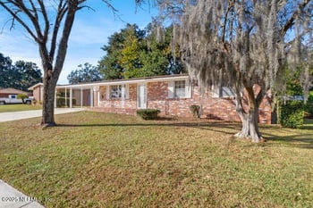 1130 Crown Dr, Jacksonville, FL 32221