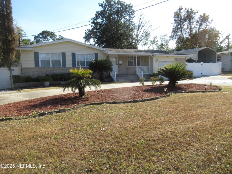5056 Greenway Dr, Jacksonville, FL 32244