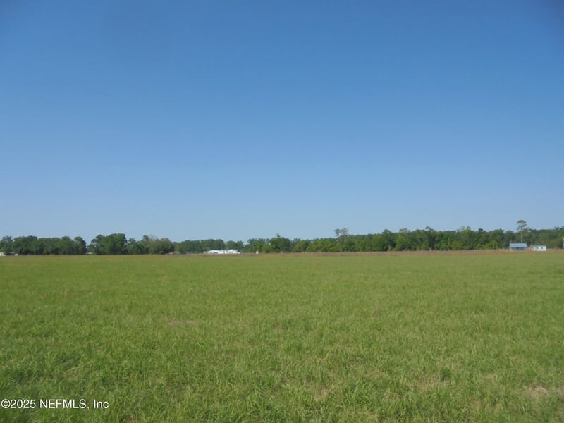 8516 240 St, O'brien, FL 32071