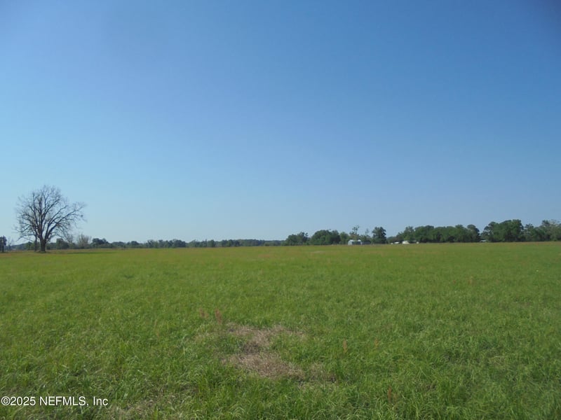 8516 240 St, O'brien, FL 32071