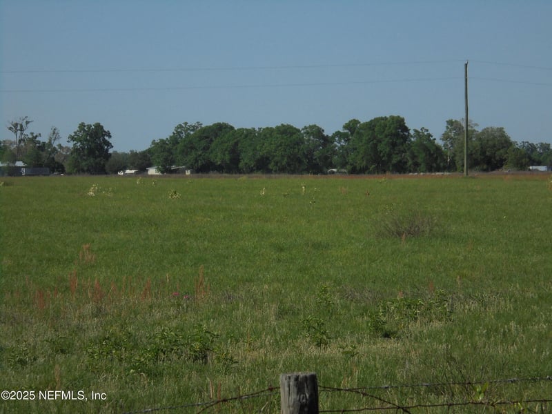 8516 240 St, O'brien, FL 32071