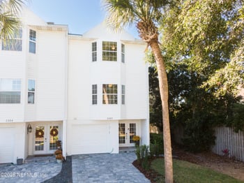 3360 Lighthouse Point Ln, Jacksonville, FL 32250