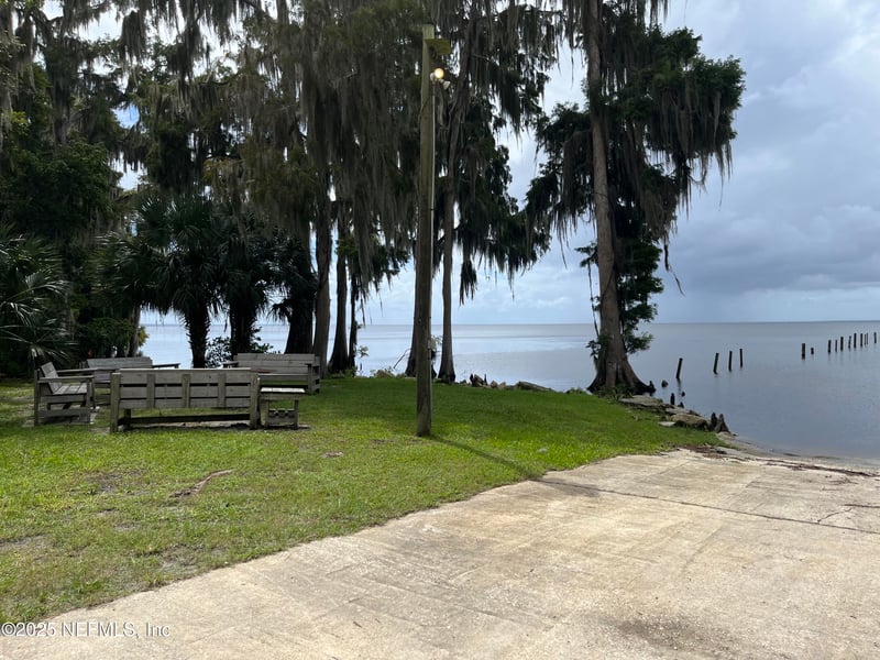 120 July Ave, Georgetown, FL 32139