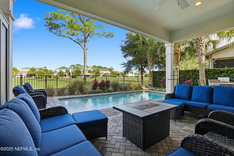 1747 Maritime Oak Dr, Atlantic Beach, FL 32233