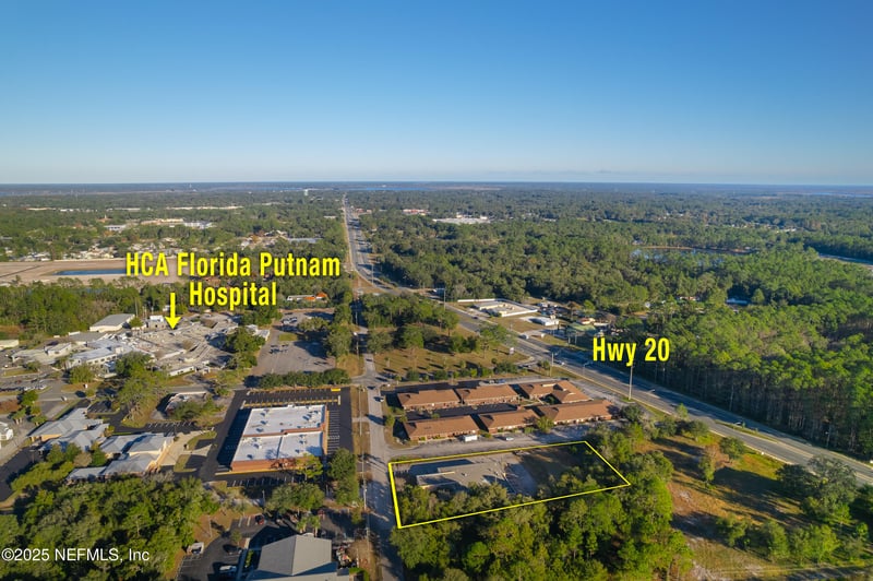 6905 Old Wolf Bay Rd, Palatka, FL 32177