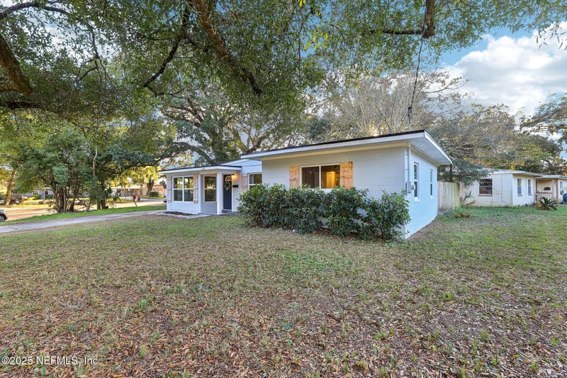 1268 King Arthur Rd, Jacksonville, FL 32211