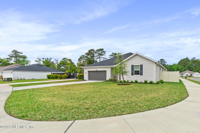 2195 Hudson Grove Dr, Jacksonville, FL 32218