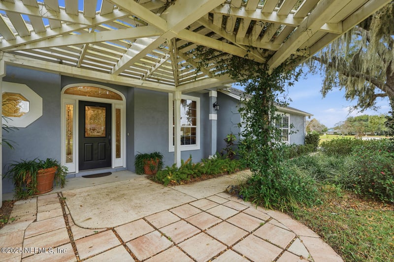 241 Crystal Cove Dr, Palatka, FL 32177