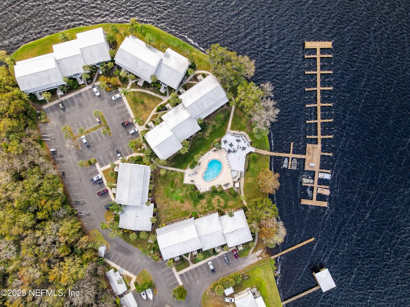 102 River Bend Ct #A, Welaka, FL 32193