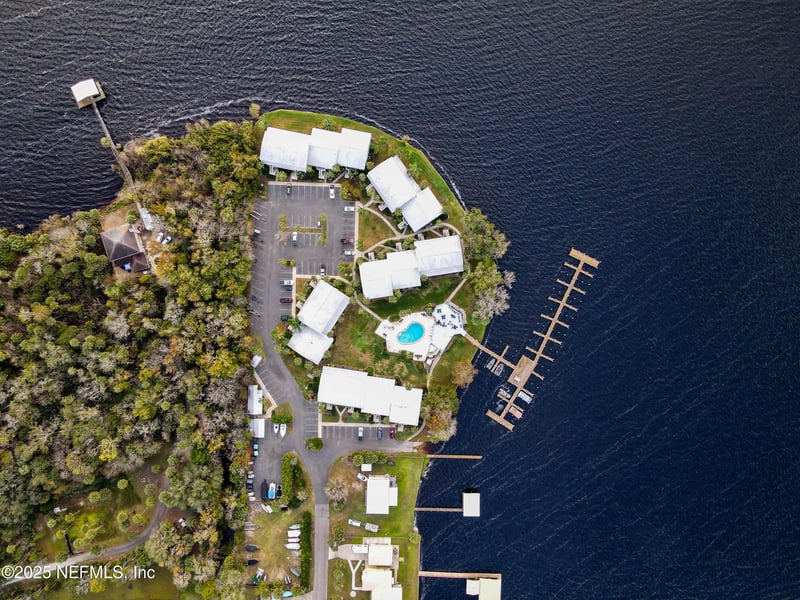 102 River Bend Ct #A, Welaka, FL 32193