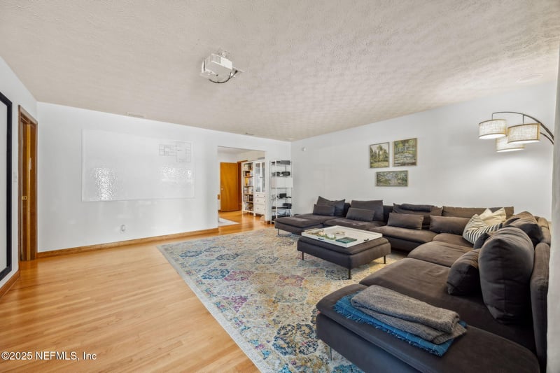 5714 Adair Cir, Jacksonville, FL 32210