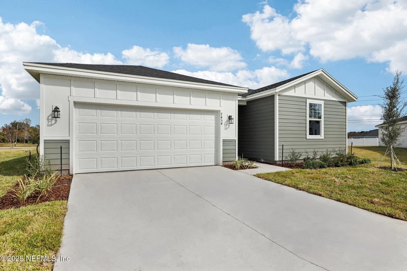 7454 Everett Forest Dr, Jacksonville, FL 32219