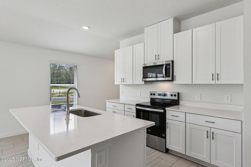 9709 Amber Village Dr, Jacksonville, FL 32219