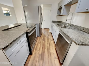 7748 Knoll Dr, Jacksonville, FL 32221