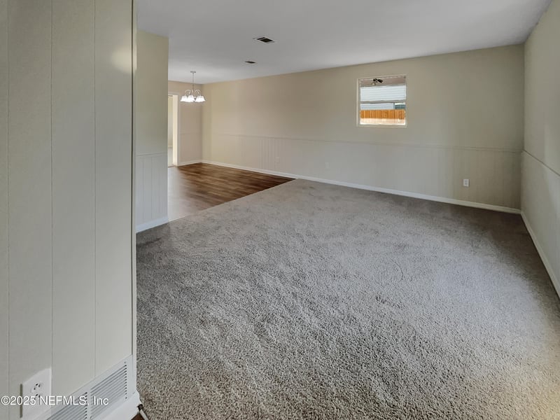 7748 Knoll Dr, Jacksonville, FL 32221