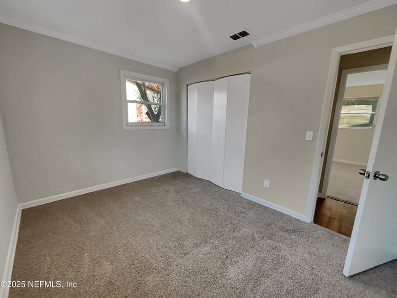 7748 Knoll Dr, Jacksonville, FL 32221