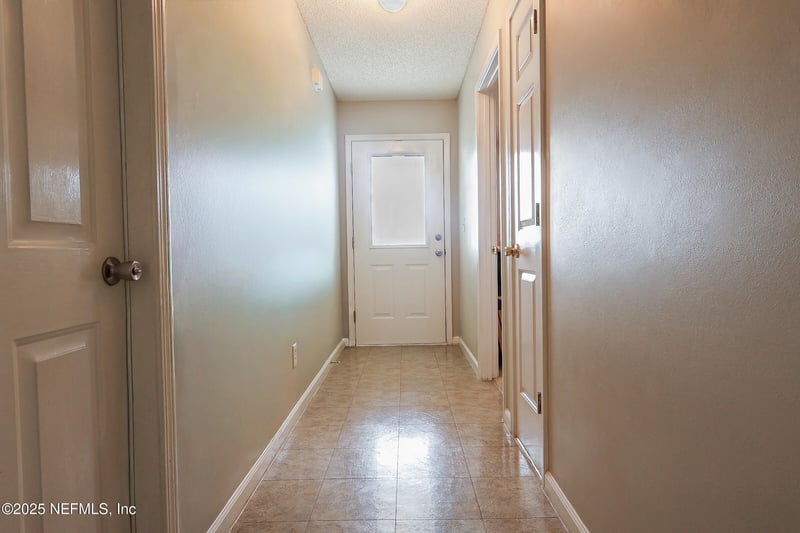 3000 Wavering Ln, Middleburg, FL 32068