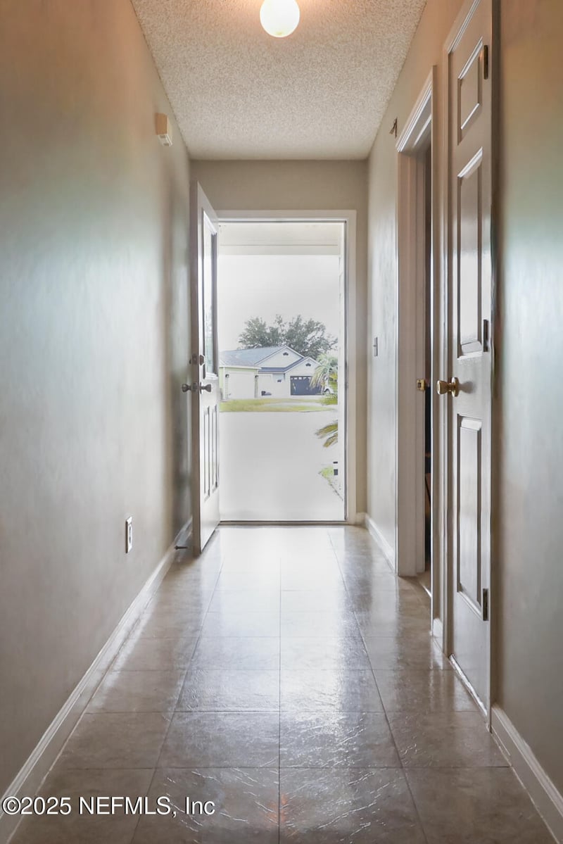 3000 Wavering Ln, Middleburg, FL 32068