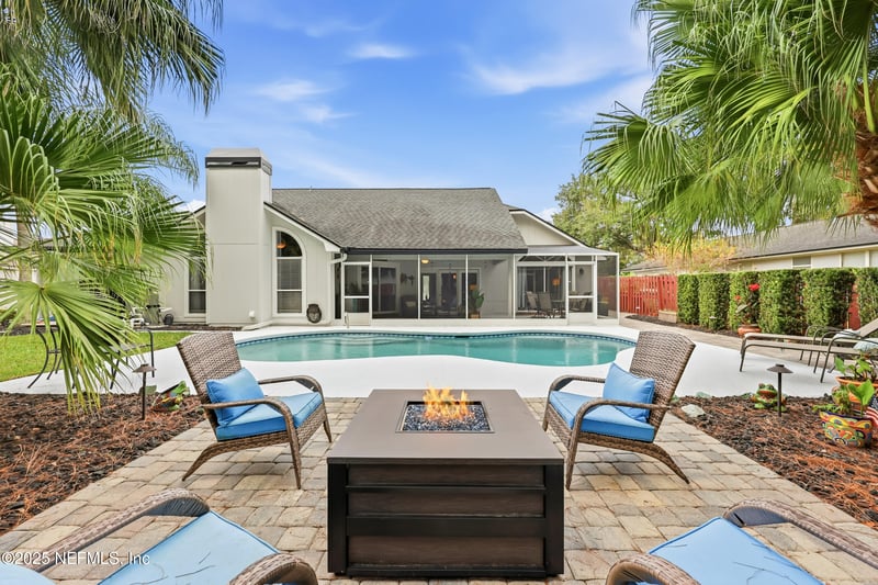 3764 Helicon Dr, Jacksonville, FL 32223