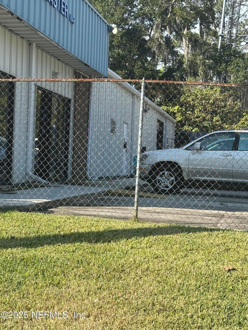 1828 Foster Dr, Jacksonville, FL 32216