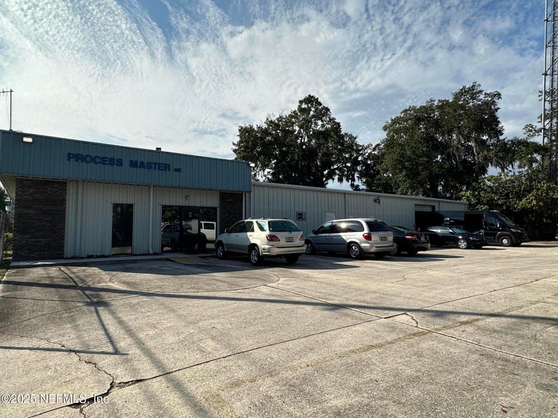 1828 Foster Dr, Jacksonville, FL 32216