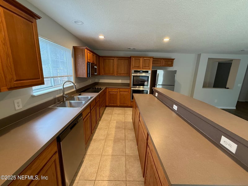 11223 Martin Lakes Dr, Jacksonville, FL 32220