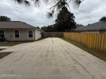11223 Martin Lakes Dr, Jacksonville, FL 32220