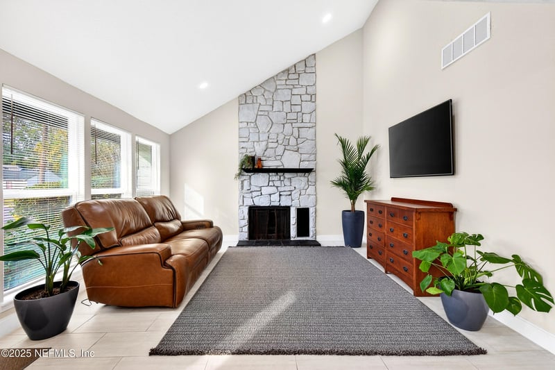 8305 Coralberry Ln, Jacksonville, FL 32244