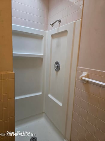 7772 Lake Park Dr, Jacksonville, FL 32208