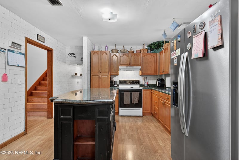 3905 Meek Dr, Jacksonville, FL 32277