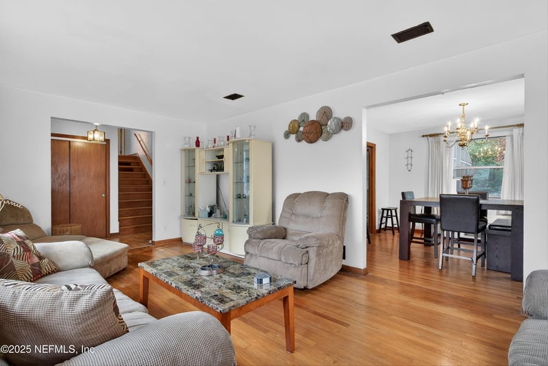 3905 Meek Dr, Jacksonville, FL 32277