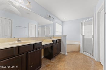 9974 Timber Falls Ln, Jacksonville, FL 32219