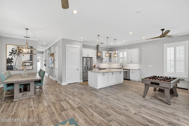 230 Davis St, Neptune Beach, FL 32266